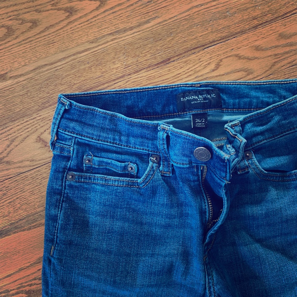 Sz 2/26 | Medium Wash Jeans | Skinny stretch | BR